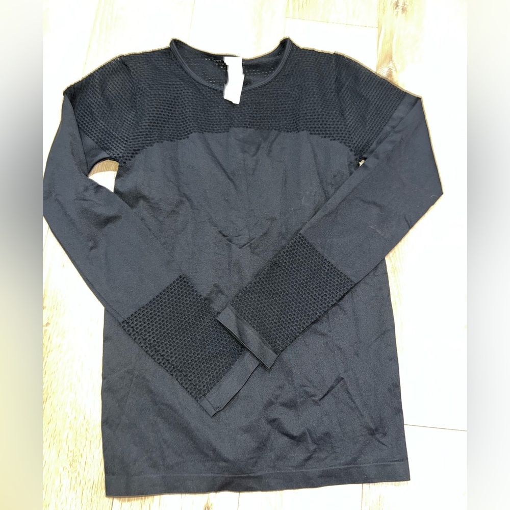 Fabletics Musetta Seamless Long-Sleeve Top | Size M | color Black